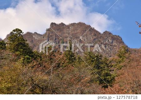 晴れた秋の妙義山 群馬 晴れた秋の妙義山 群馬 127578718