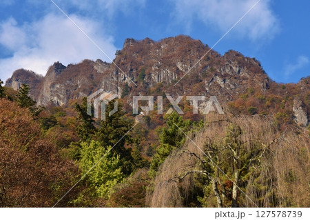 晴れた秋の妙義山 群馬 晴れた秋の妙義山 群馬 127578739