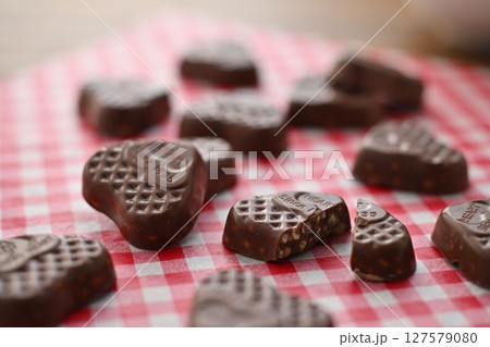 ハートチョコレート　クリスピー 127579080