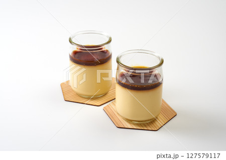 カスタードプディング　洋菓子イメージ 127579117