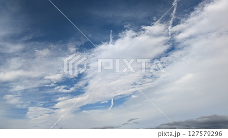 雲の多い空 雲の多い空 127579296