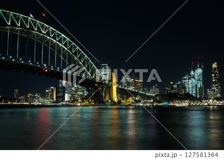 シドニー ミルソンズポイントの夜景 シドニー ミルソンズポイントの夜景 127581364