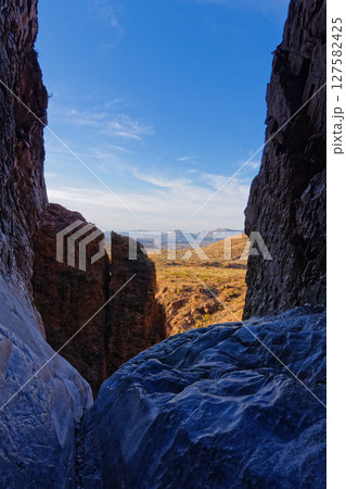 テキサス州　ビッグベンド国立公園　The Window 127582425