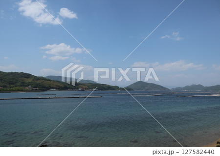 江田島海岸と瀬戸内海(広島県) 江田島海岸と瀬戸内海(広島県) 127582440