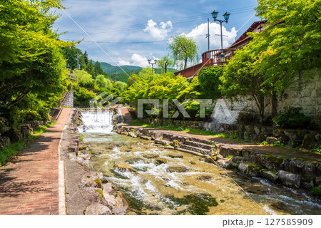 下呂温泉街の風景「せせらぎの小径」《岐阜県下呂市》 127585909
