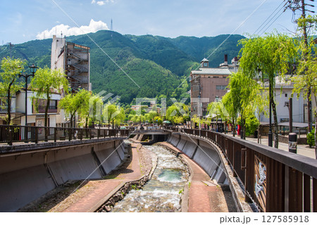 温泉街の風景【下呂温泉】《岐阜県下呂市》 127585918
