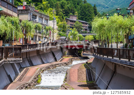 温泉街の風景【下呂温泉】《岐阜県下呂市》 127585932