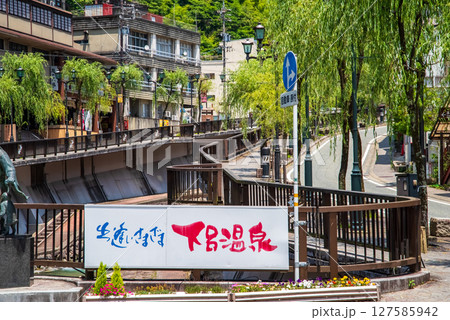 温泉街の風景【下呂温泉】《岐阜県下呂市》 温泉街の風景【下呂温泉】《岐阜県下呂市》 127585942
