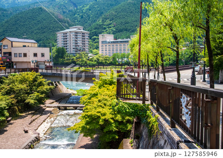 温泉街の風景【下呂温泉】《岐阜県下呂市》 127585946
