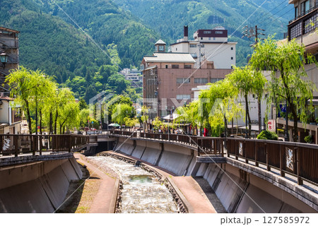 温泉街の風景【下呂温泉】《岐阜県下呂市》 温泉街の風景【下呂温泉】《岐阜県下呂市》 127585972