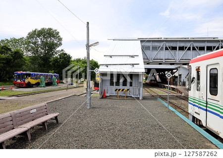 初夏、新緑の北海道、道東の内陸、陸別町、日本一寒い町、零下、銀河鉄道、電車運転体験、幸せの黄色いハン 127587262