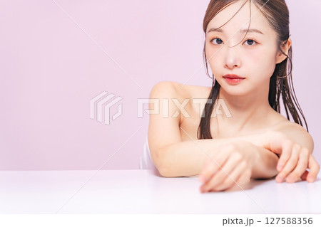 女性の美容ポートレート スキンケア コスメ 女性の美容ポートレート スキンケア コスメ 127588356
