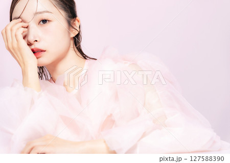 女性の美容ポートレート スキンケア コスメ 女性の美容ポートレート スキンケア コスメ 127588390