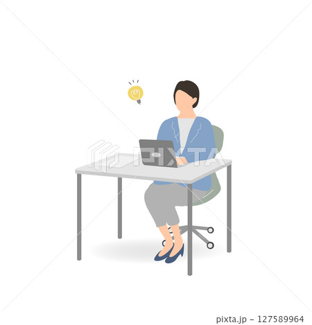 ベテラン女性社員がアイデアをひらめく様子 ベテラン女性社員がアイデアをひらめく様子 127589964