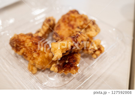 日本の岡山県備前市で食べたとても美味しいスーパーの弁当と惣菜 127592008