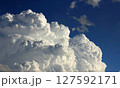 発達する積乱雲 127592171