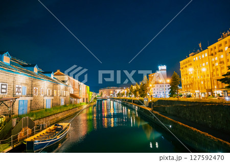 ライトアップされた小樽運河 127592470