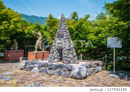 下呂温泉の風景【縄文橋のモニュメント】（岐阜県下呂市） 127593189