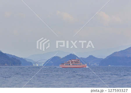 大芝島から望む瀬戸内海をゆく めおん号 大芝島から望む瀬戸内海をゆく めおん号 127593327