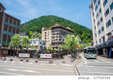 温泉街の風景【下呂温泉】（岐阜県下呂市） 127593504