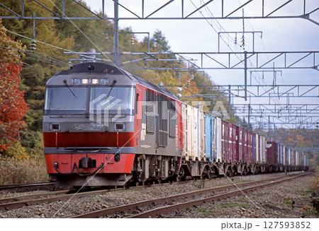 千歳線　西の里（信）　JR貨物　DF200-901（鷲別） 127593852