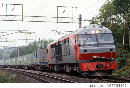 千歳線　上野幌－新札幌　JR貨物　DF200-901（鷲別）＋コキ104-56＋ZGZ-101　 127593861