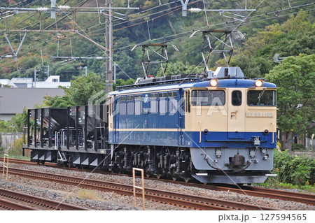 東海道本線　二宮－大磯　JR東日本　EF65-1105（田端）＋ホキ800　真鶴工臨 127594565