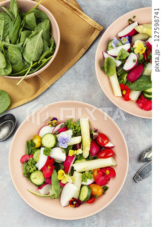Mixed salad with asparagus. Mixed salad with asparagus. 127598741