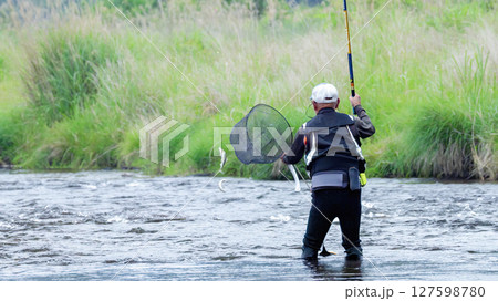 鮎友釣り風景 127598780