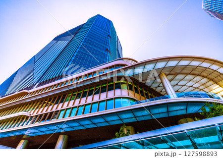 日本の東京都市景観　高輪ゲートウェイ駅前のTAKANAWA GATEWAY CITYなどを望む 127598893