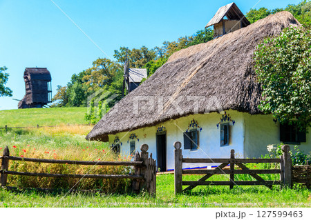 Ancient traditional ukrainian rural house in Pyrohiv (Pirogovo) village near Kiev, Ukraine 127599463