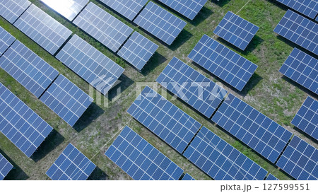 太陽光発電　ソーラーパネル　ドローン 127599551