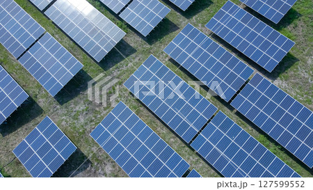 太陽光発電　ソーラーパネル　ドローン 127599552