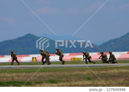 テロ訓練　自衛隊 127600986