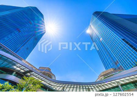 日本の東京都市景観　高輪ゲートウェイ駅前のTAKANAWA GATEWAY CITYなどを望む 127602554