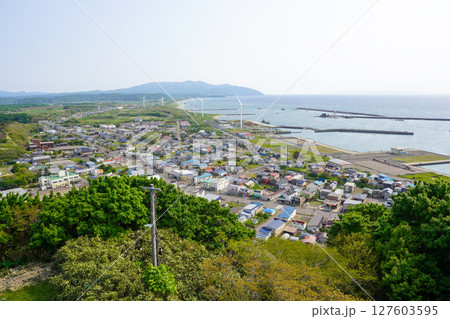 立象山展望台から見るせたな町の町並み 127603595