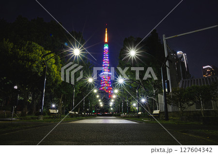 Tokyo Tower 127604342