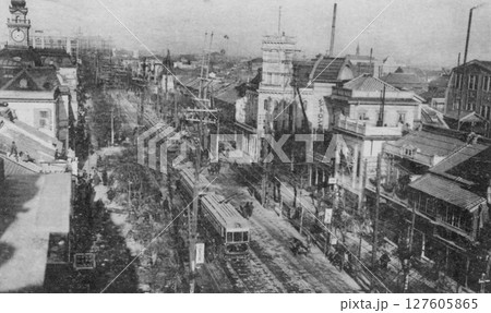 古写真　1907-1918年　東京　銀座中央通り　銀座六丁目から望む銀座四丁目方面のパノラマ 127605865