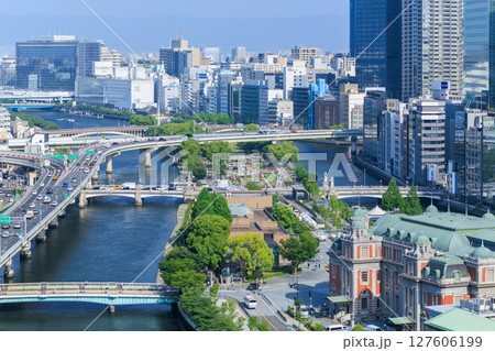初夏の大阪中之島の風景 (大阪府大阪市北区) 初夏の大阪中之島の風景 (大阪府大阪市北区) 127606199