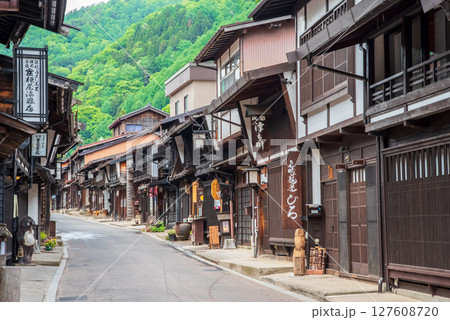『奈良井宿 下町界隈』旧中山道 宿場町 (長野県塩尻市) 『奈良井宿 下町界隈』旧中山道 宿場町 (長野県塩尻市) 127608720