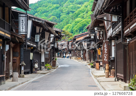 『奈良井宿 下町界隈』旧中山道 宿場町 （長野県塩尻市） 127608728