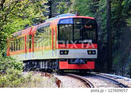 『鞍馬・貴船』『比叡山』への鉄路… 登山鉄道の趣もある【叡山電鉄】展望車両900系「きらら」 127609057