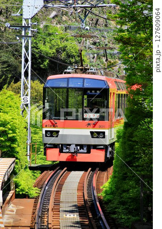『鞍馬・貴船』『比叡山』への鉄路… 登山鉄道の趣もある【叡山電鉄】展望車両900系「きらら」 127609064