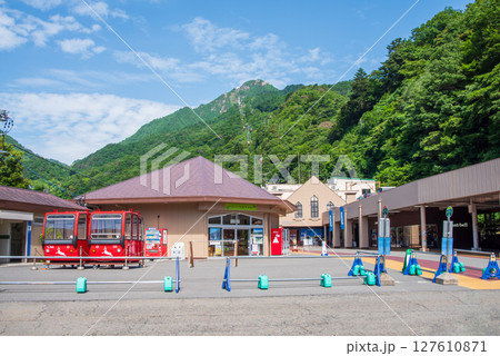 「御在所ロープウエイ」 湯の山温泉駅周辺の風景【三重県 菰野町 湯の山温泉】 127610871