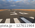 真北に向かう滑走路 127611964