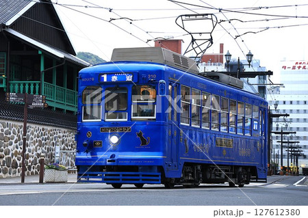 【長崎電気軌道】300形〜みなと〜 1号系統（本線：新地中華街〜出島） 127612380