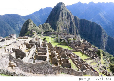 晴れた日のマチュピチュ　世界遺産　ペルー　南米 127612383