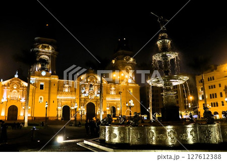 世界遺産　リマのカテドラル　ペルー　南米 127612388