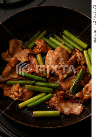 豚肉とにんにくの芽のオイスターソース炒め 127613372