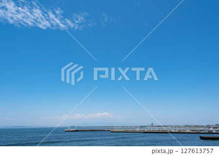 江の島から 片瀬西浜海水浴場方面を見た風景 江の島から 片瀬西浜海水浴場方面を見た風景 127613757